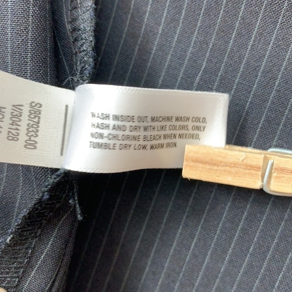 Gap pinstripe skirt EUC with pockets 4 - Picture 6 of 8